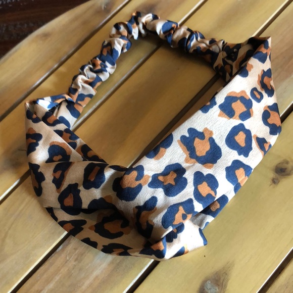 FREE WITH $25 PURCHASE-Satin Twist Front Elastic Headband-Cheetah Print - Picture 2 of 4